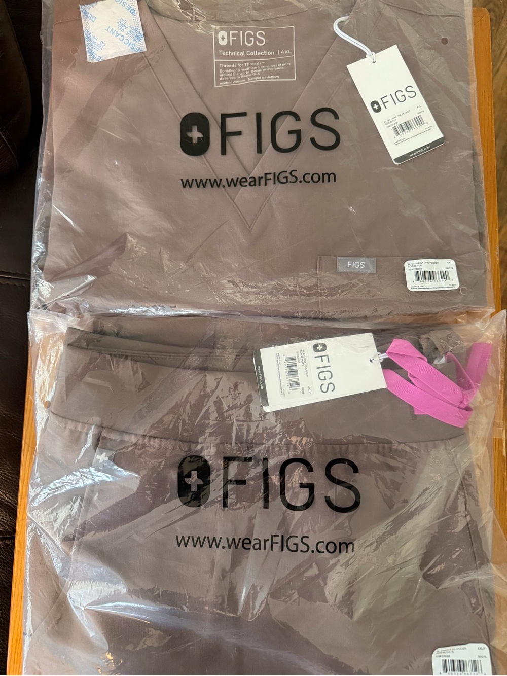 FIGS Women’s Scrub Set NWT, Catarina Top (4XL) & Zamora Joggers (4XLP Petite)
